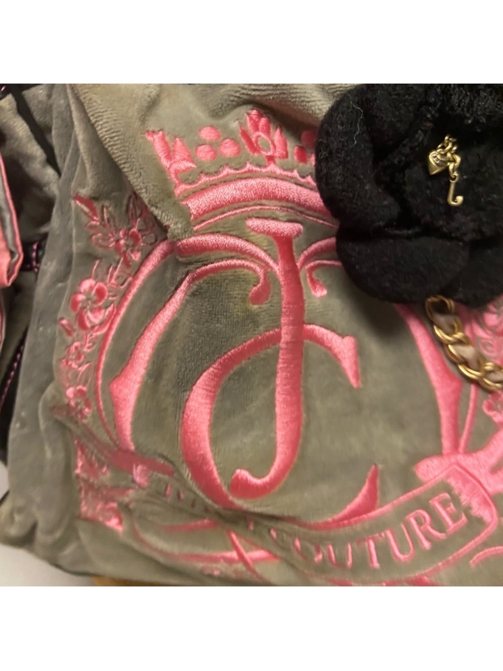 Juicy Couture Pink Y2K VINTAGE & Gray Velvet Drawstring Tote with Black Flower - Picture 9 of 11